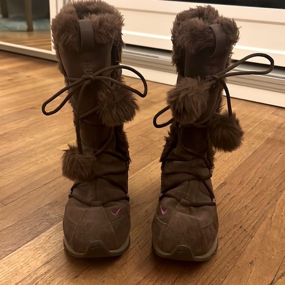 Vintage Nike Faux Fur Trim Suede Snow Winter Moon Boots Size 7 RARE Brown Pink - Picture 3 of 5